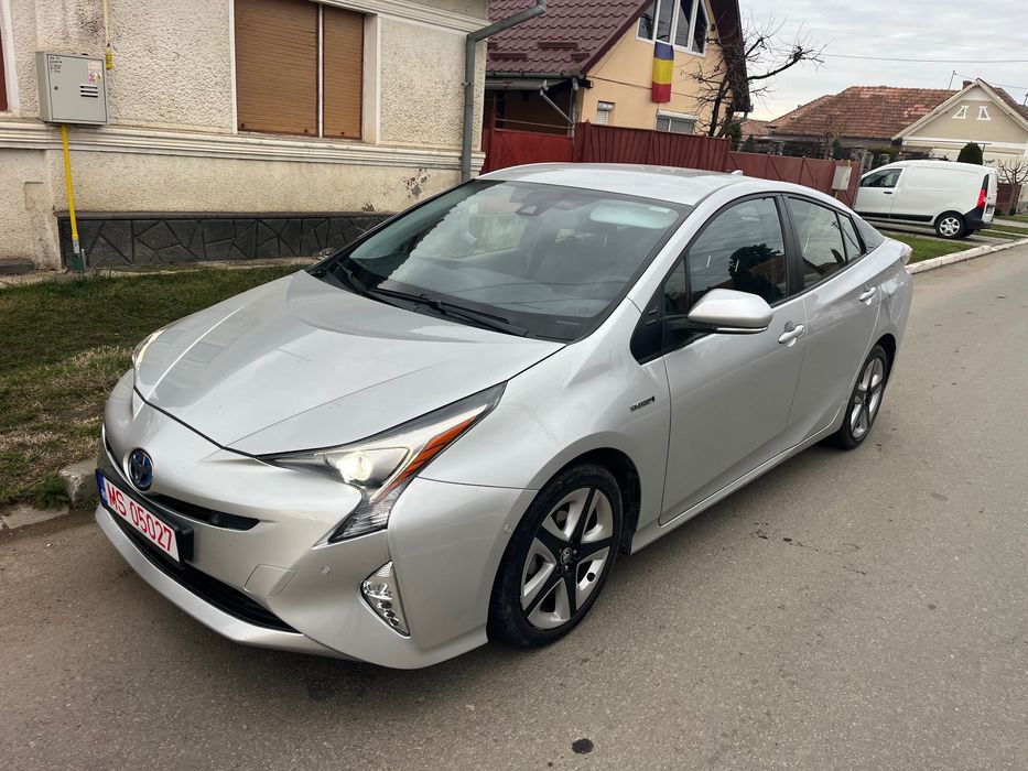 Toyota prius 2016 RAR facut 62000km carte service