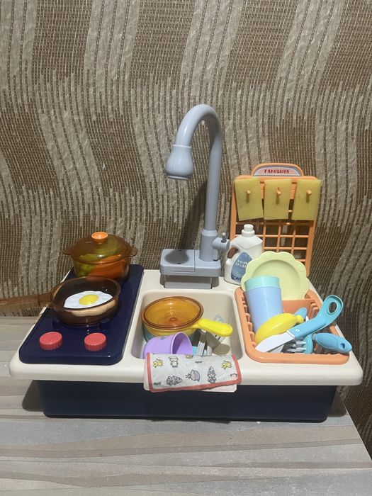Детские игрушки, мини кухня с водой из крана