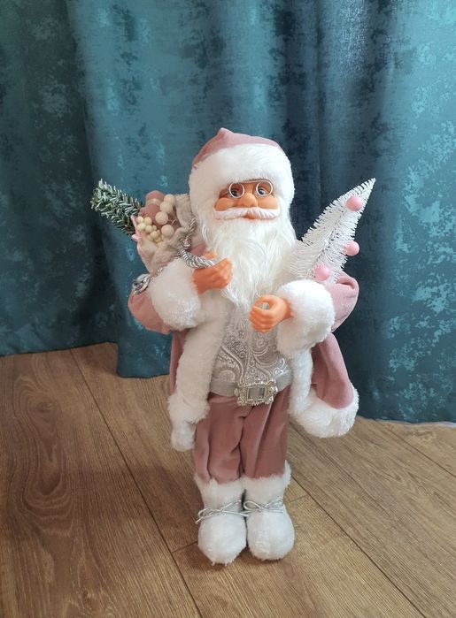 Продам фигурку дед мороза