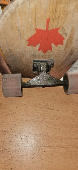 Canadian Maple SKEYTBOARD — juda yaxshi holatda!