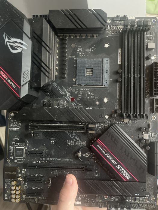 Motherboard Asus rog strix b550f gaming