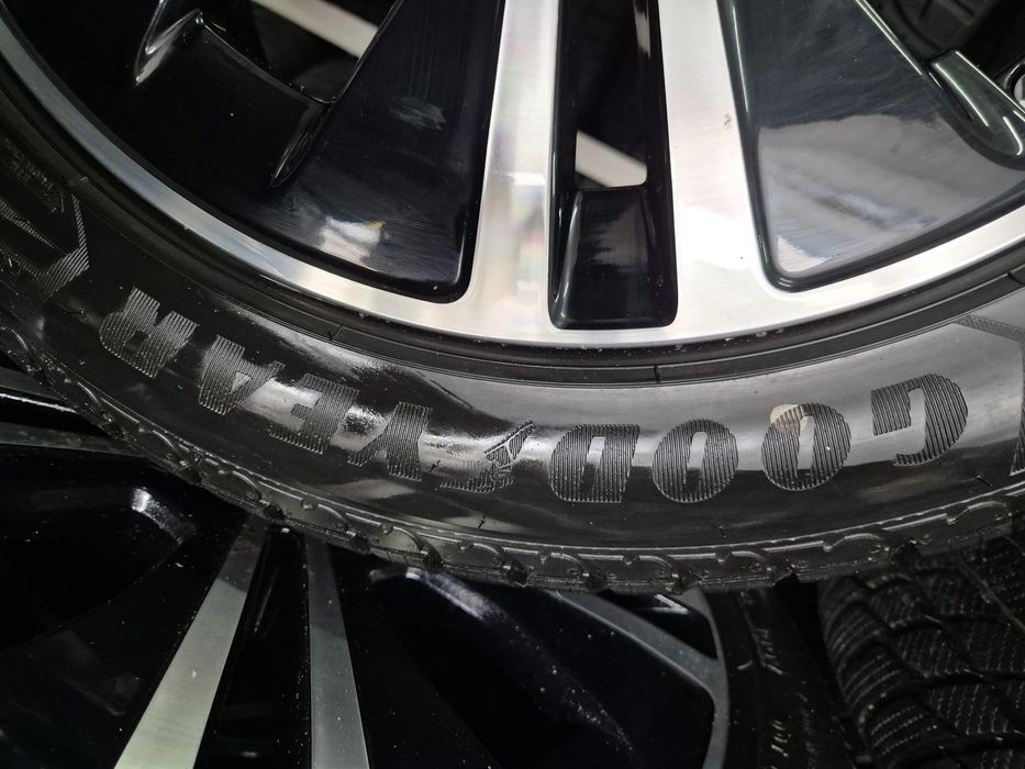 Vand jante Mercedes E cu anvelope iarna