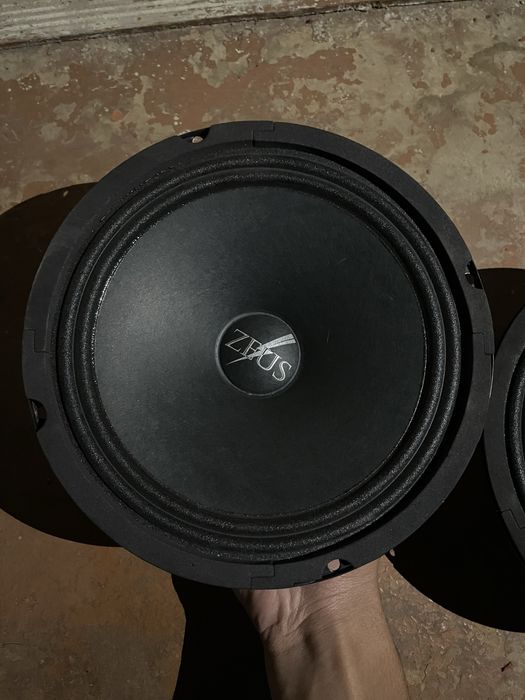 Zeus estradniy 20smlik kalonkala sotiladi