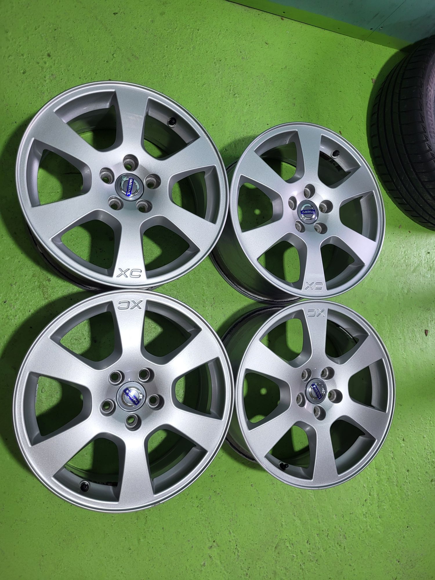 17 5x108 Volvo лети джанти 5х108 Волво
