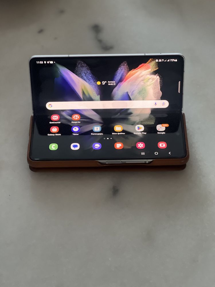 Продам телефон Samsung Fold3.