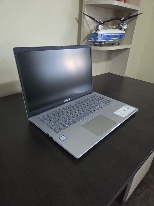 Vând laptop asus