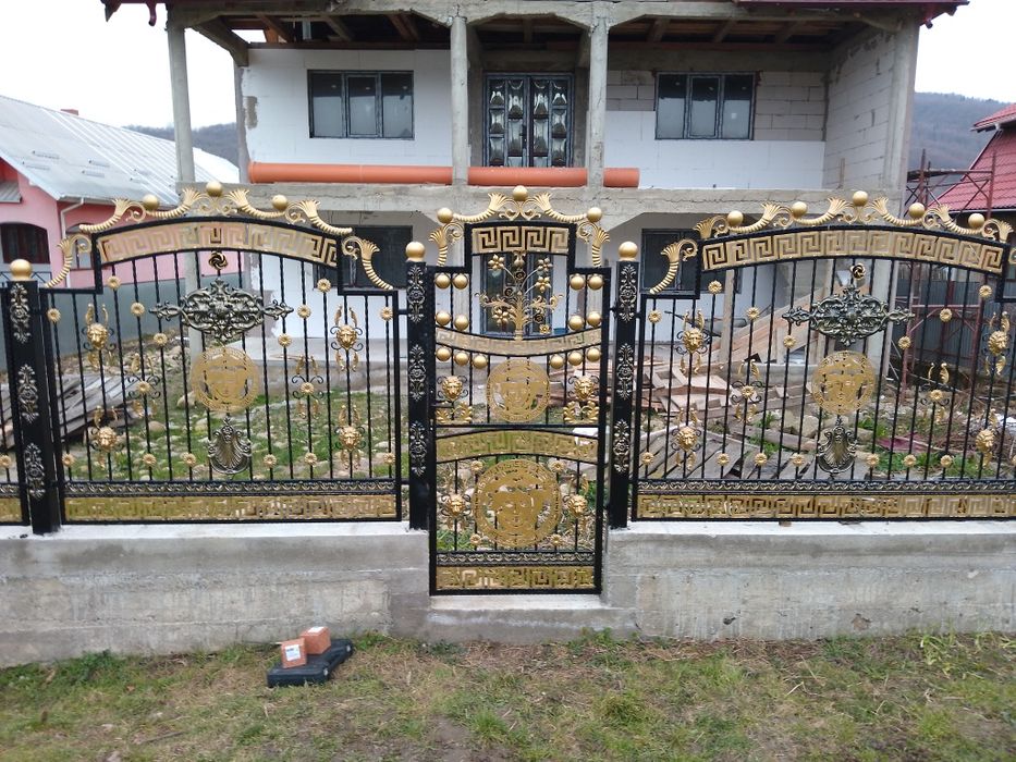 Porți și garduri din fier forjat