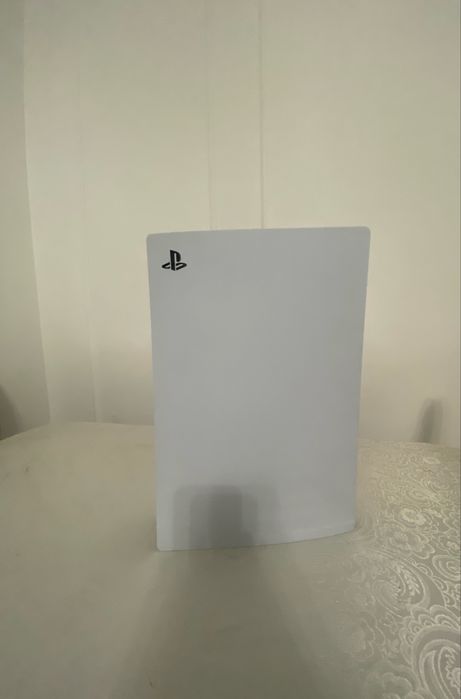 Игровая приставка Sony PlayStation 5, почти новая
