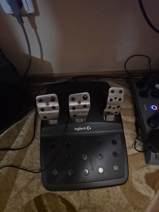 Volan Logitech G29 + pedale + schimbător (shifter)