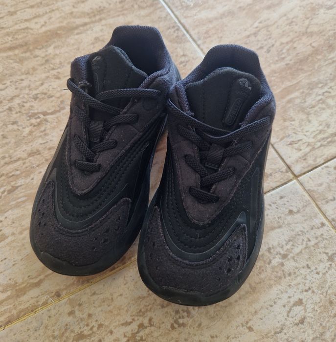Adidas ozelia 26,5