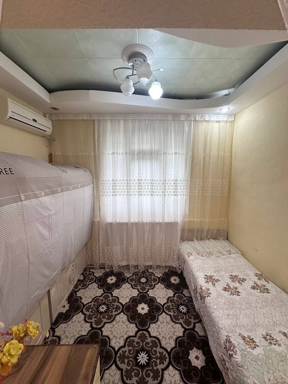 Yunusobod 9 kvartal 2 xona 4 etaj 5 etajli dom sotiladi