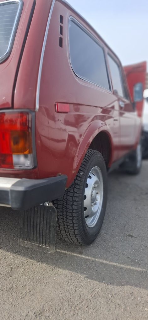 Niva 21213 sotiladi