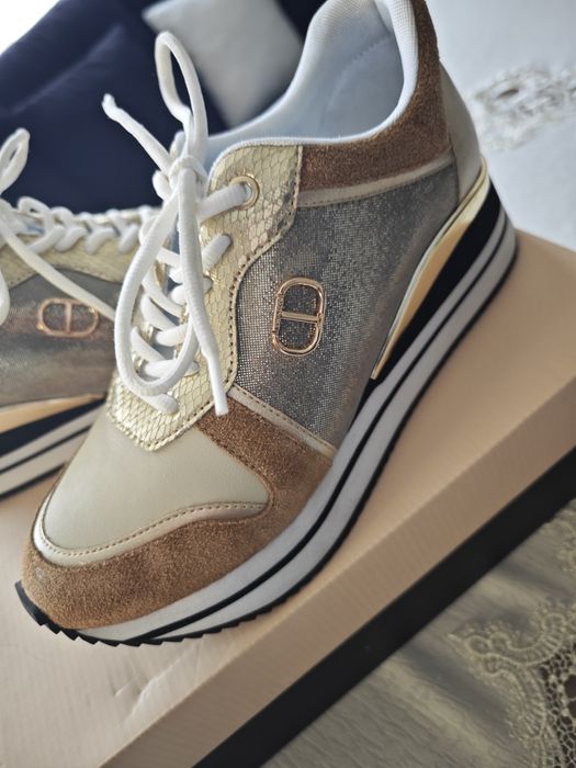 TWIN SET прекрасни маратонки нови