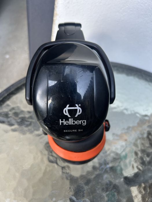 Casti Hellberg antifoane externe
