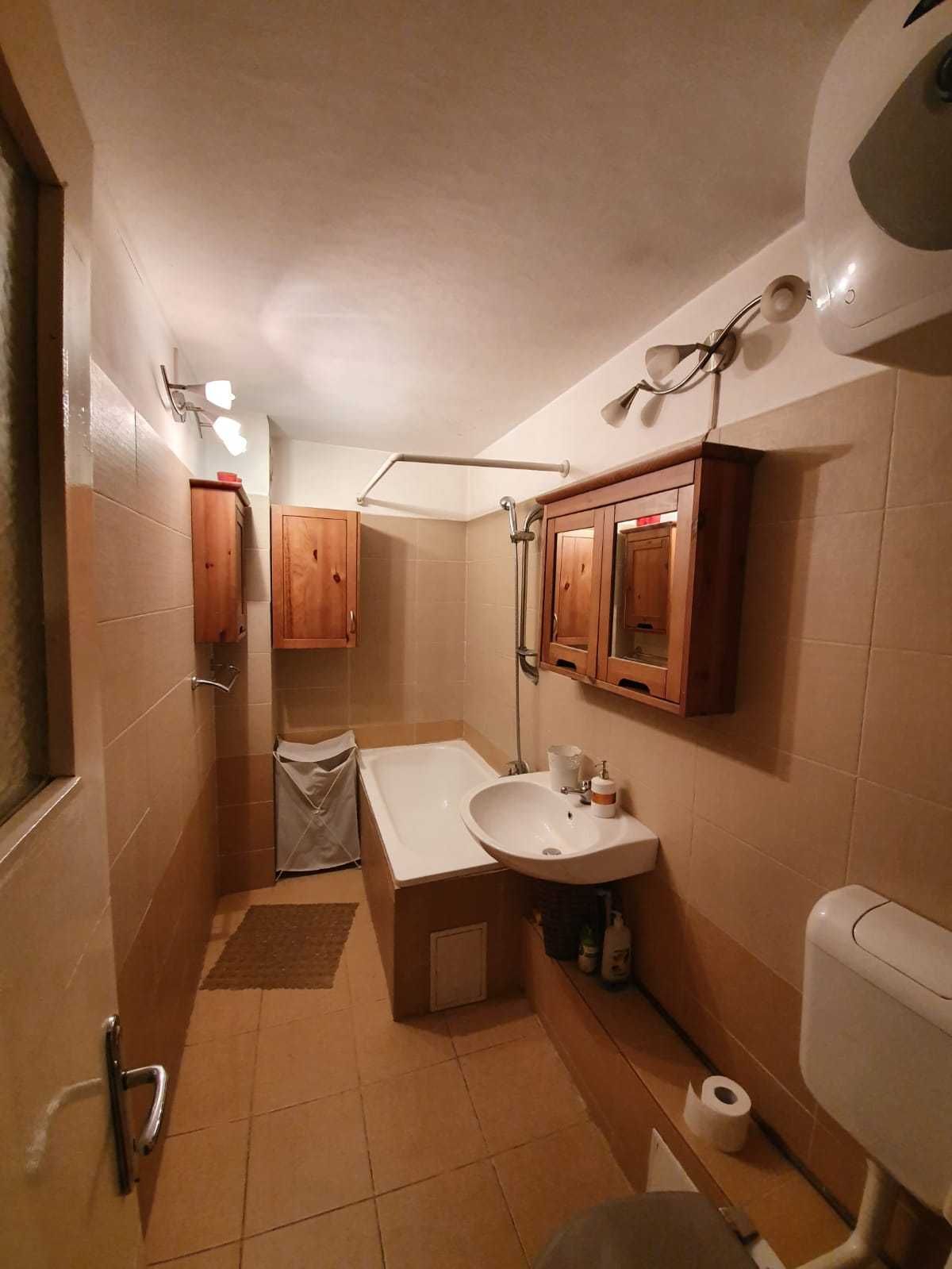 Vanzare Apartament 2 camere, Teatrul Masca, decomandat, 62 m^2 utili