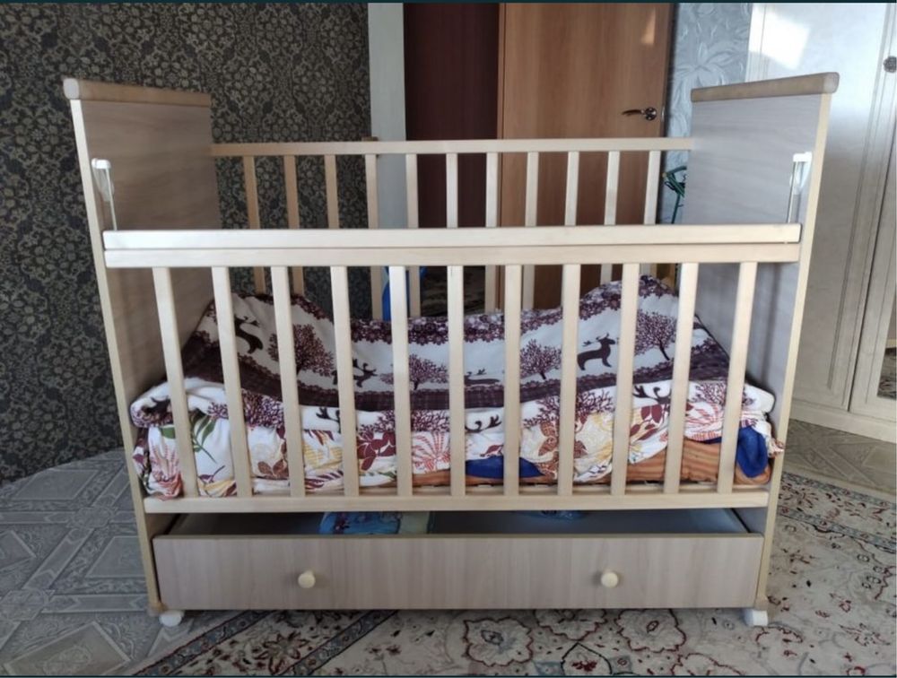 Срочно продам детскую кровать новую!