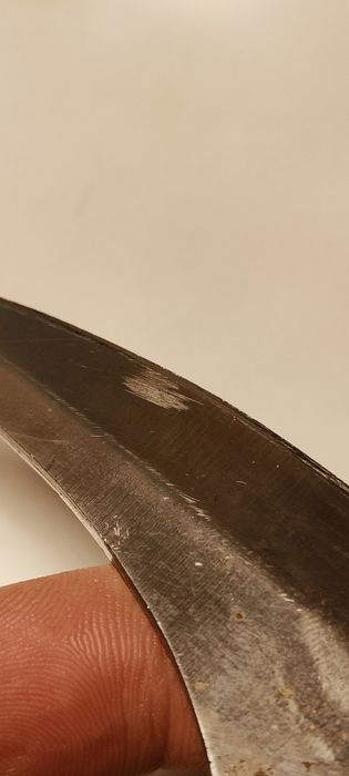 Cutit cu teaca din piele