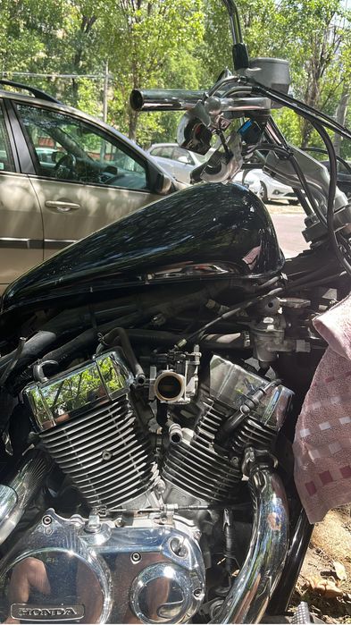 Honda shadow Spirit 750.
