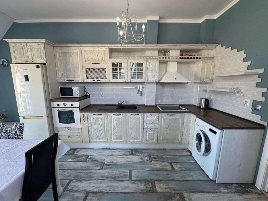 Дава се под наем Двустаен апартамент в Варна, Бриз - 70 кв.м за 700 € - Снимка #3