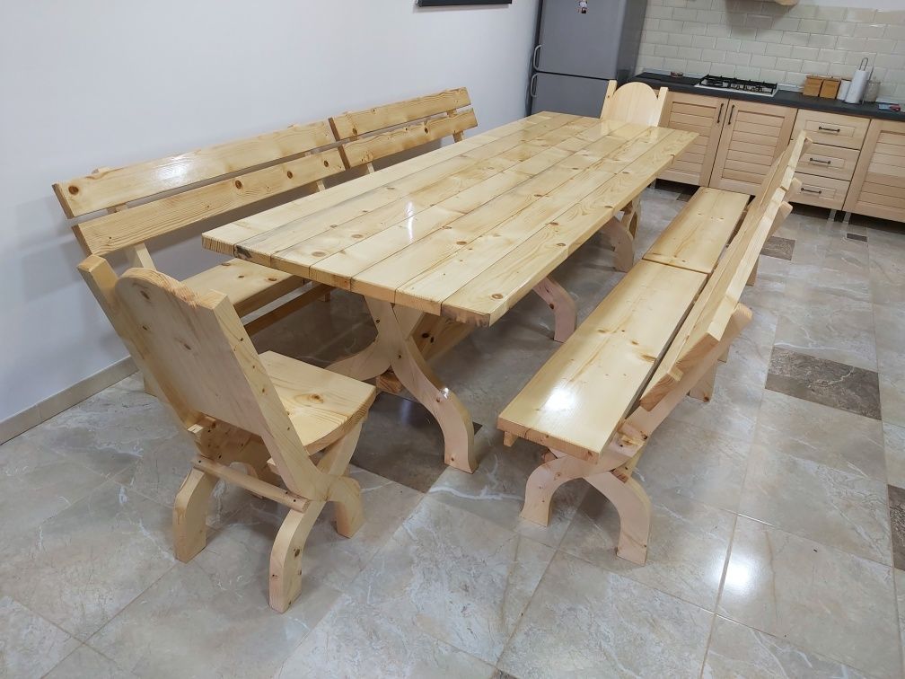 Masa cu scaune si banci din lemn de brad. Mobilier rustic . Set 12 per