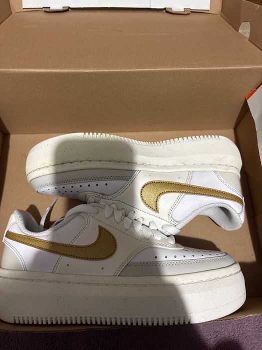 Нови обувки на nike 37.5