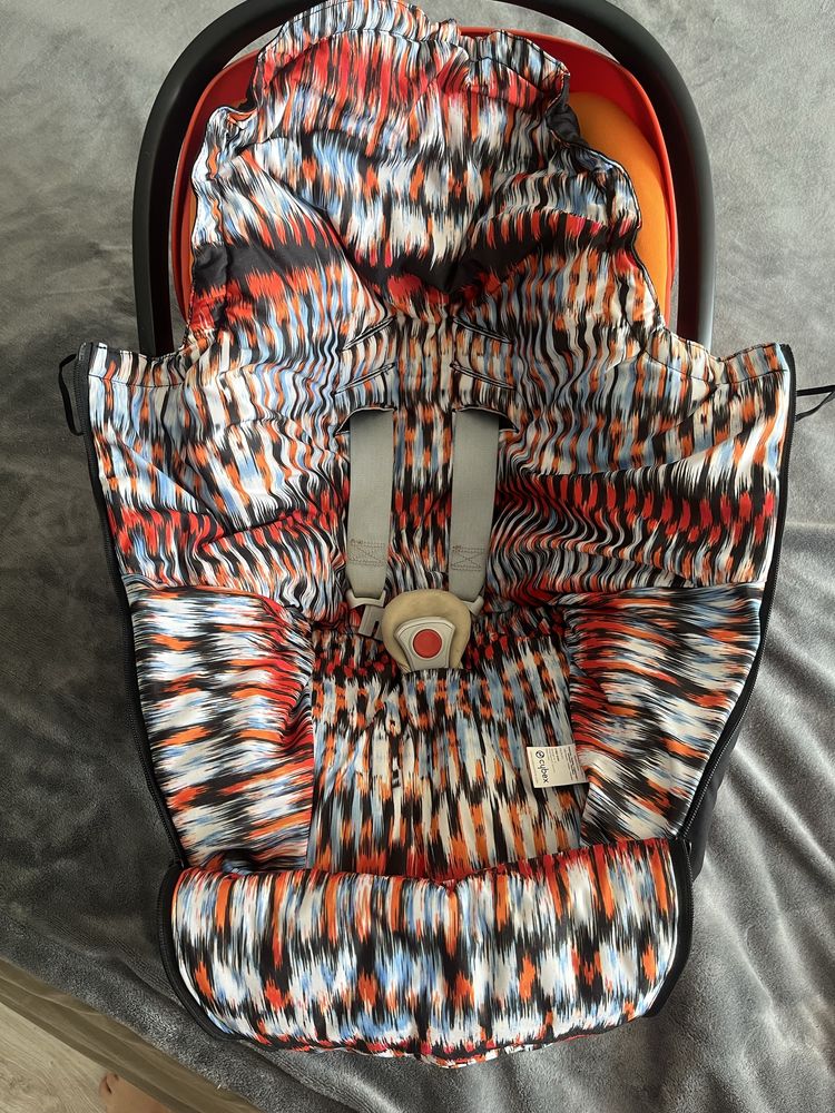 Столче за кола Cybex Aton Q