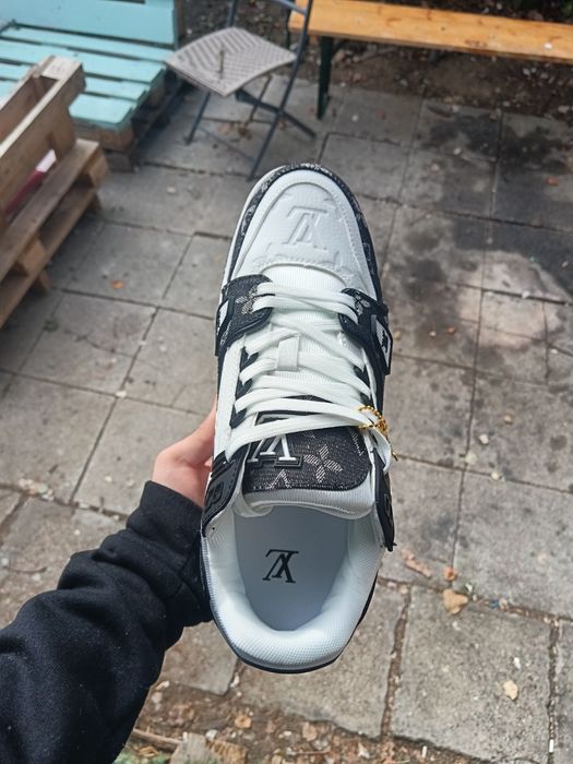 Louise Vuitton Trainer black