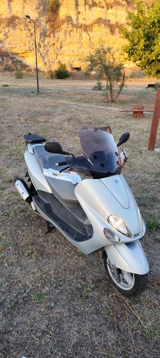 Vând Yamaha Majesty 125
Se poate conduce cu catB 

Yamaha Majesty ;

1