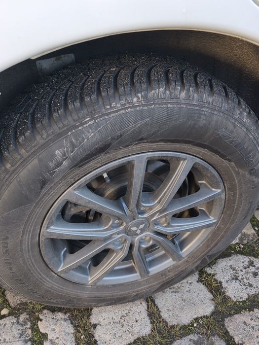 Mitsubishi Outlander 2.0 hibrid