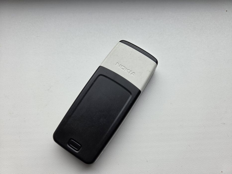 Nokia 1110i - telefon simplu cu butoane