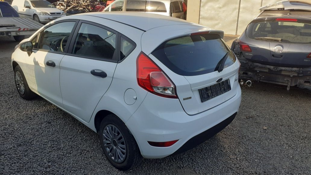 Dezmembrez Piese Ford Fiesta 1.0 din 2013