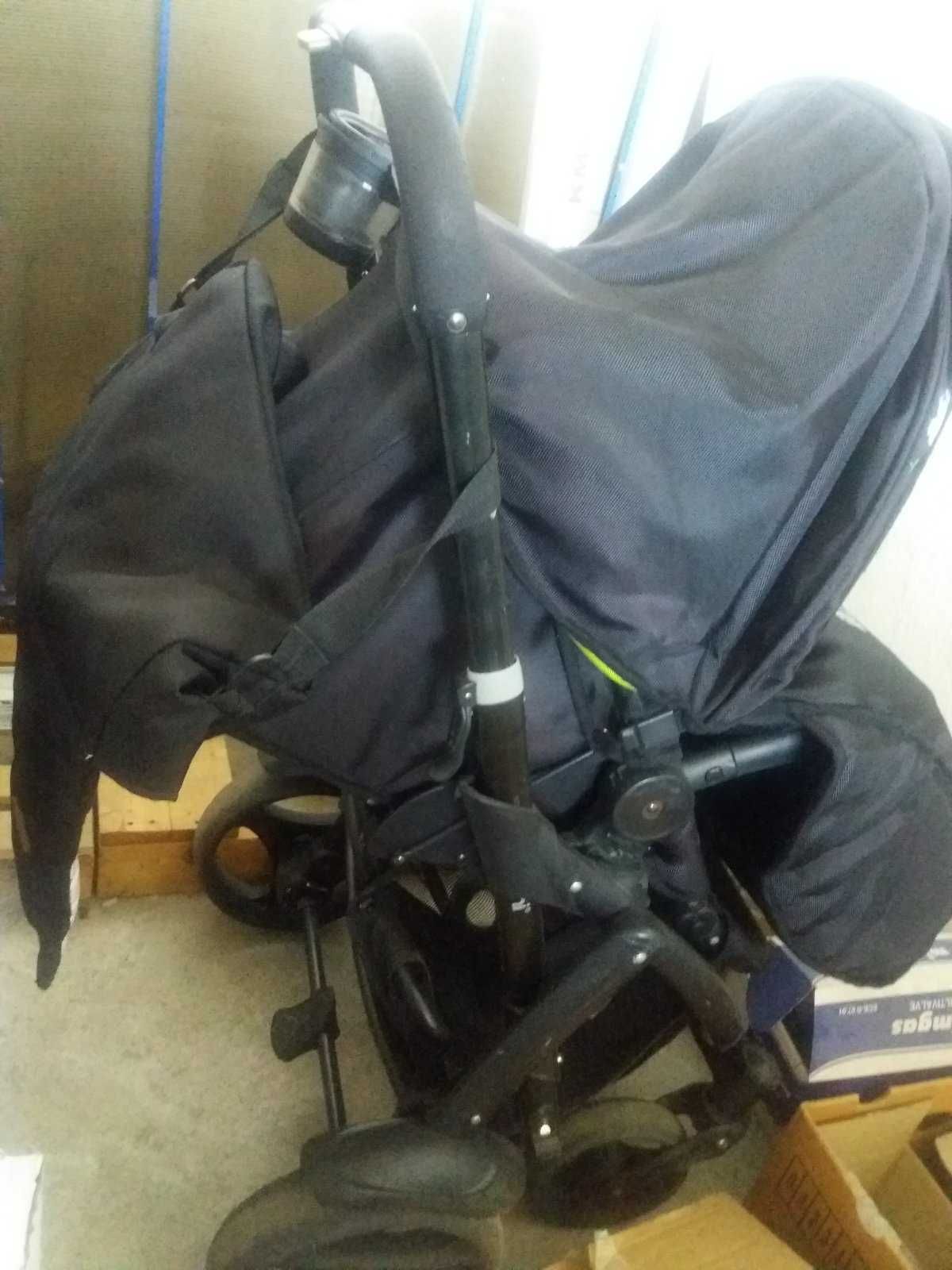 Бебешка количка черна, много удобна