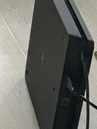 PS4 Slim + extra controlller