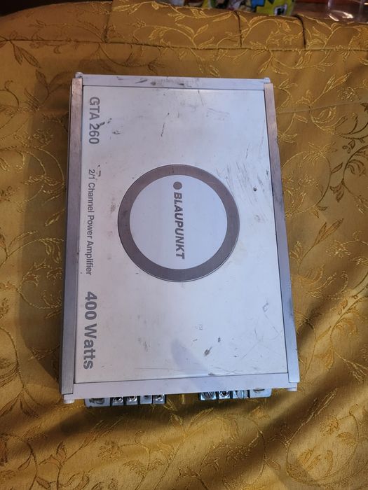 Infinity subwoofer auto + stație Blaupunkt