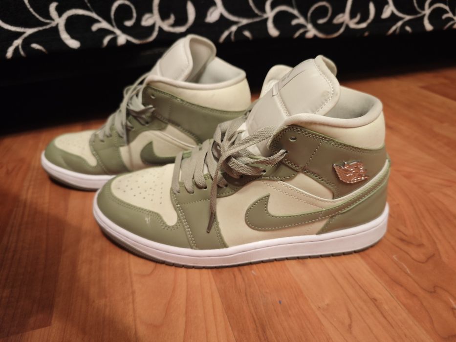 Air Jordan 1 Mid Sea Glass Oil