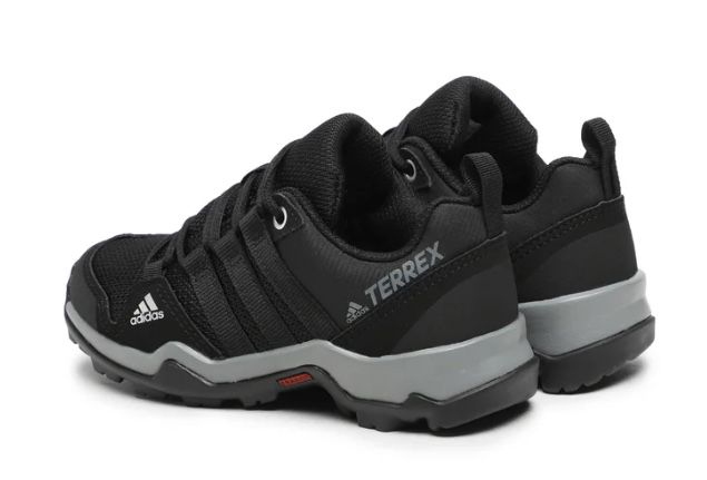 Adidas Terrex чисто нови EU29