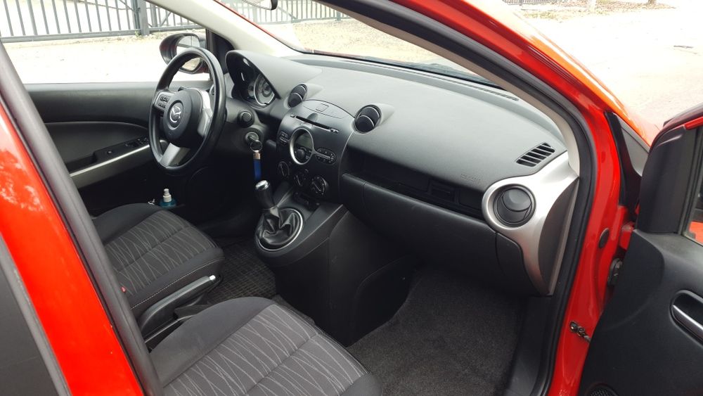 Mazda 2 , 1.3 benzina , 75 cp , An 2010 !