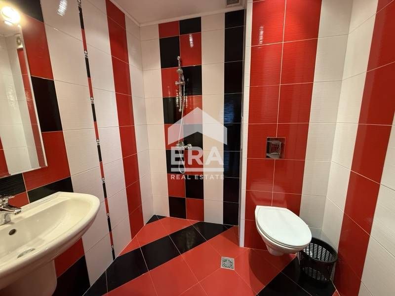 Дава се под наем Двустаен апартамент в Бургас, Славейков - 64 кв.м за 408 € - Снимка #9