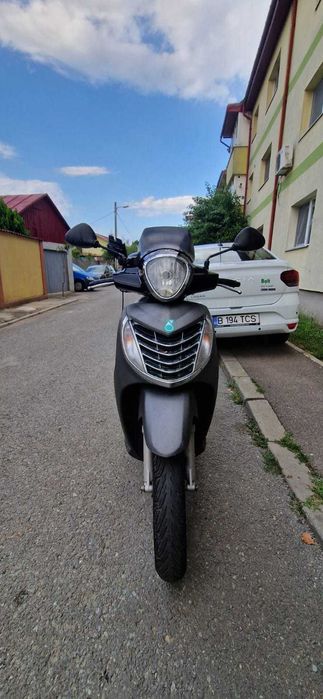 Scuter Malaguti Centro 125  poate fi condus si cu categoria B