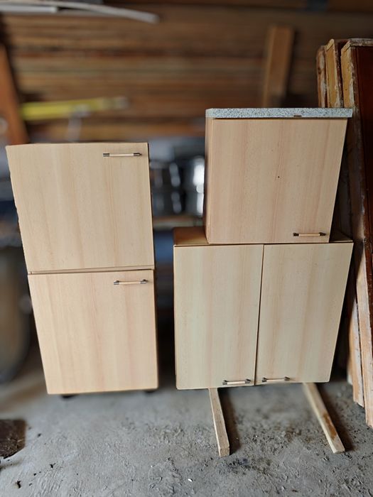 Кухонная мебель .4 предмета