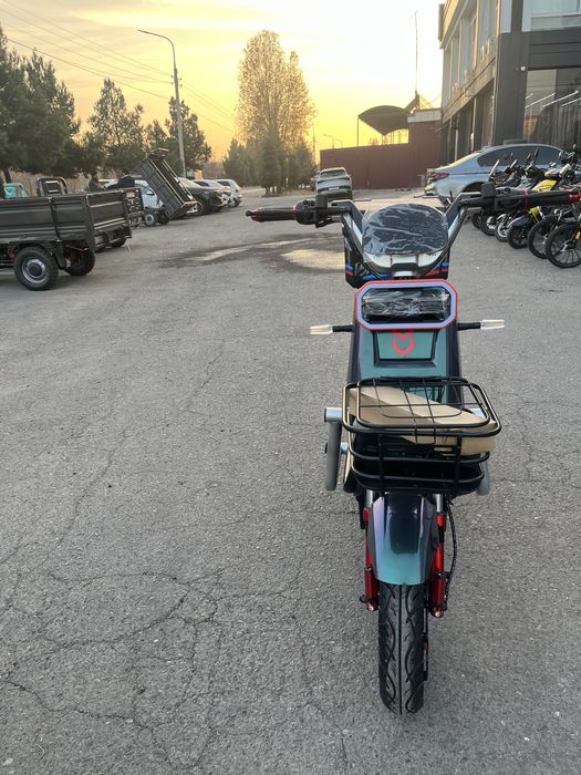 Elektron skuter TESLA