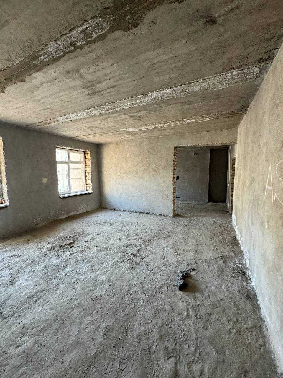 Своя!!Яшнабад ЖК Азия Хаус продается квартира коробка  3/8/8  90м2