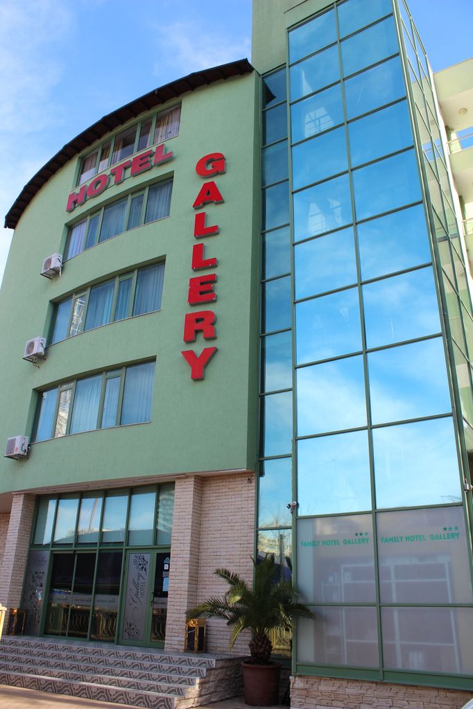 Продава се Хотел в к.к. Слънчев бряг - 1750 кв.м за 1143 €/кв.м - Снимка #4