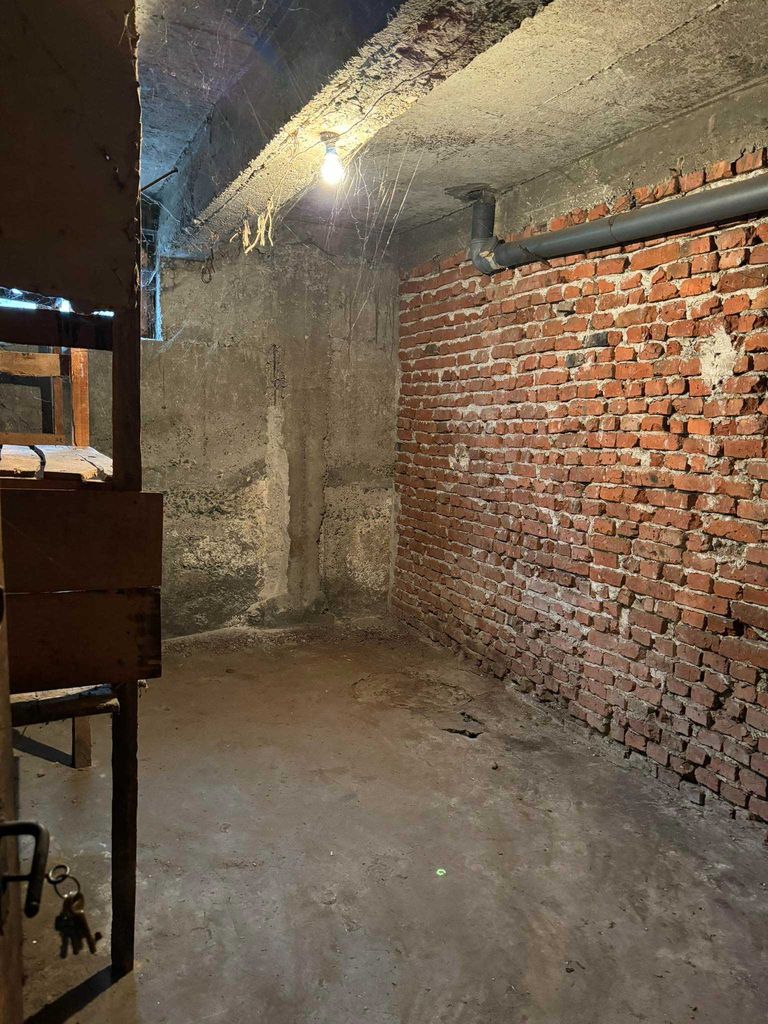 Продава се Тристаен апартамент в Айтос - 130 кв.м за 693 €/кв.м - Снимка #4