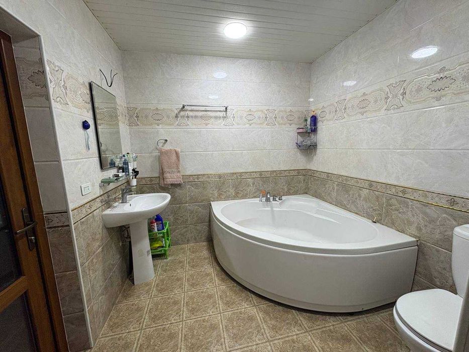 Тайёр уй сотилади 6 сотк 7 хона