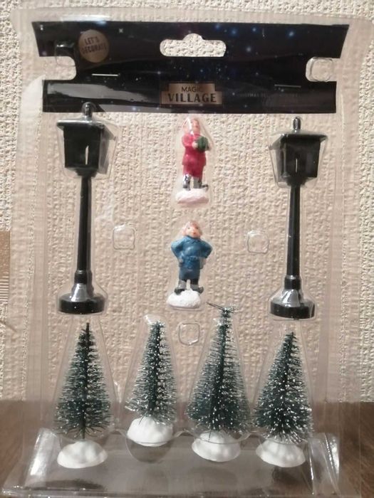 Коледни LED мини светещи сцени, фигурки за декорация на MAGIC VILLAGE.