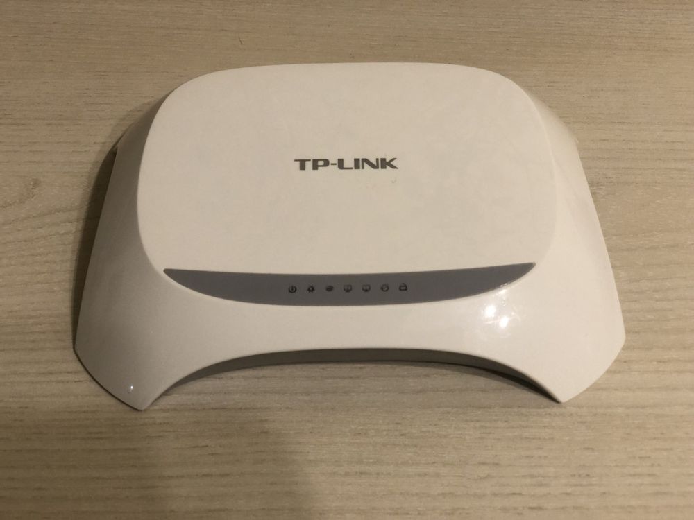 Роутер WiFi в отличном сострянии в 1 мкр