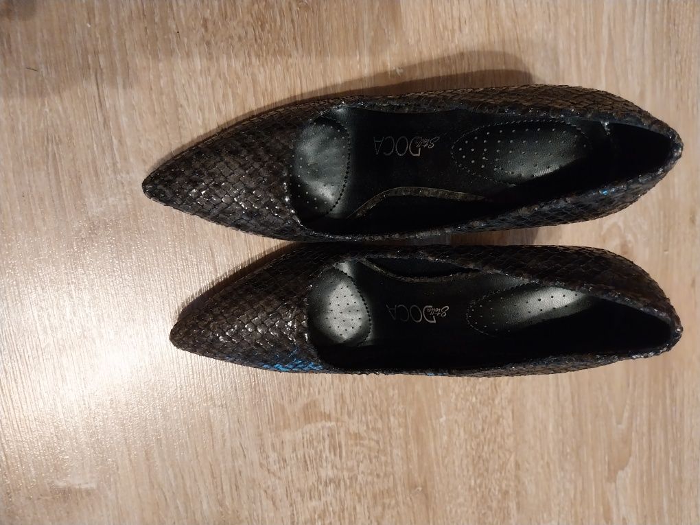 Pantofi deosebiți model piele de sarpe