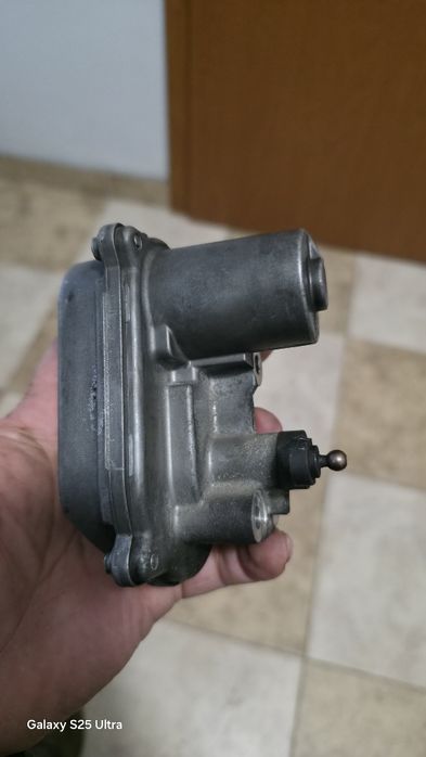 актуатор за турбокомпресор, произведен от BorgWarner Turbo Systems и S