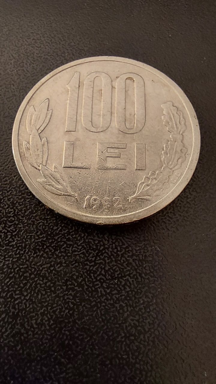 Vând monedă 100 lei din 1992